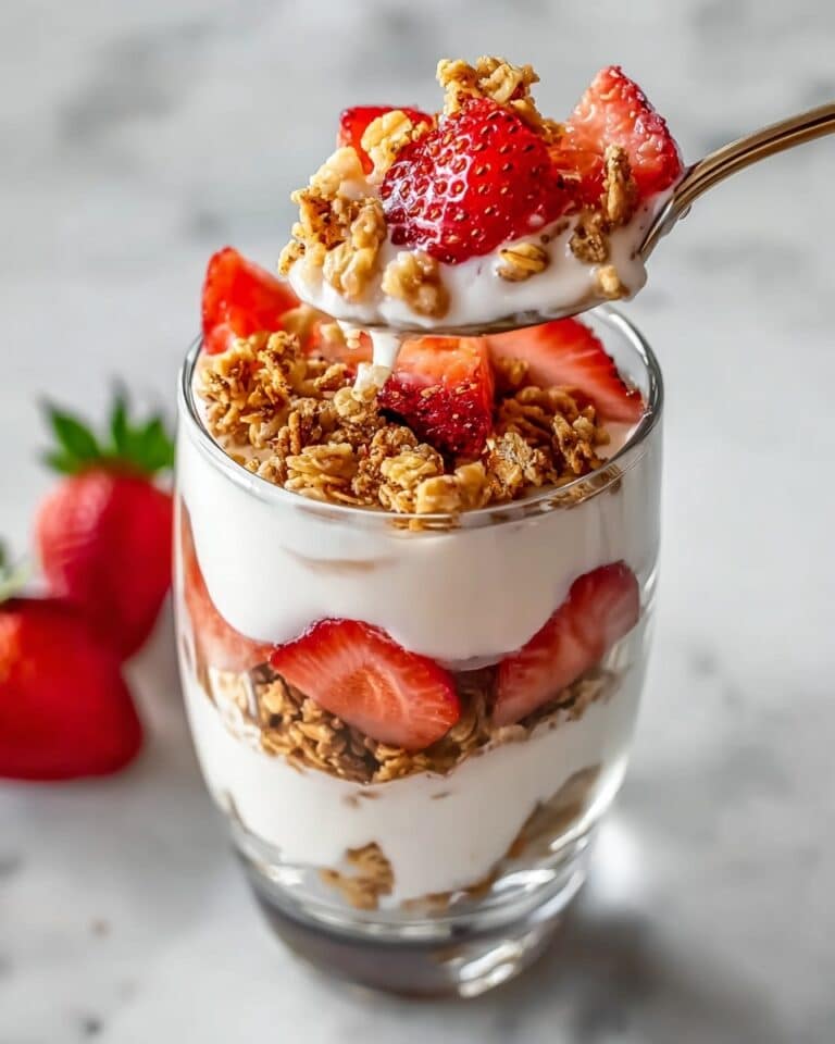 Strawberry Cheesecake Overnight Oats Recipe