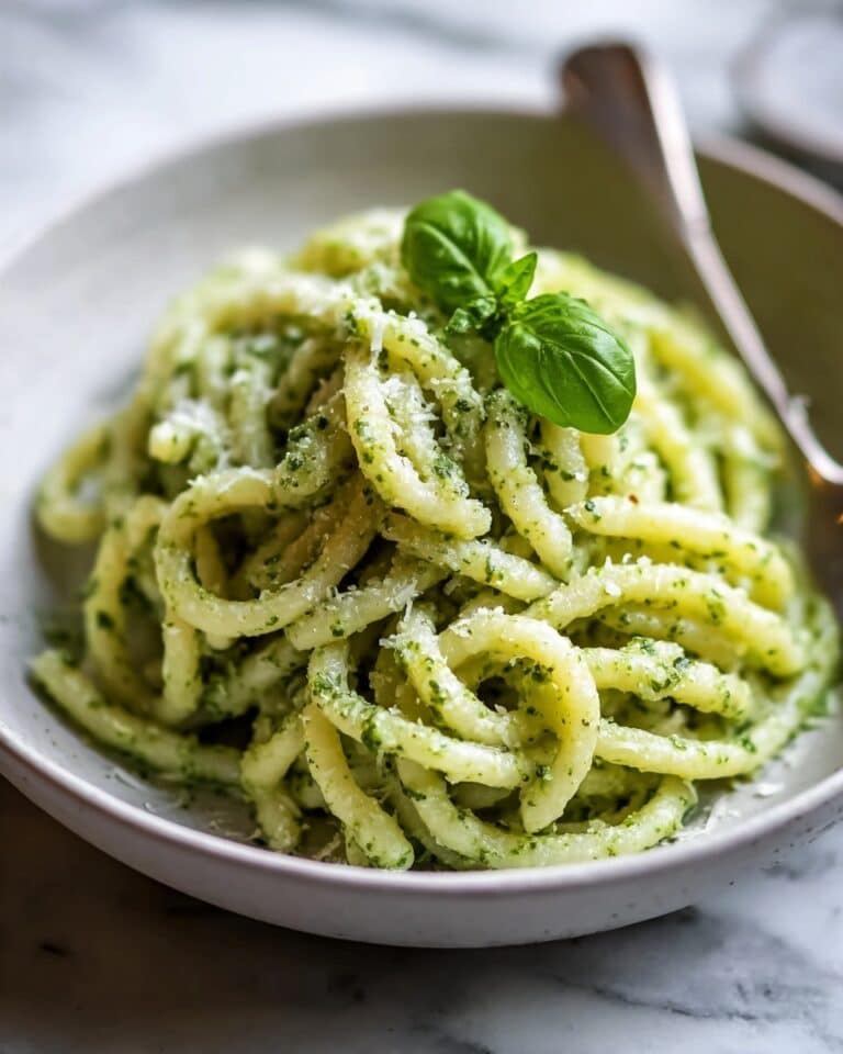 Pasta with Creamy Zucchini Sauce Recipe